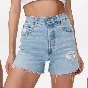 ARITZIA LEVIS RIBCAGE JEAN SHORTS